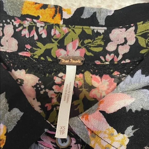 FP Floral Black Blouse - Picture 4 of 5